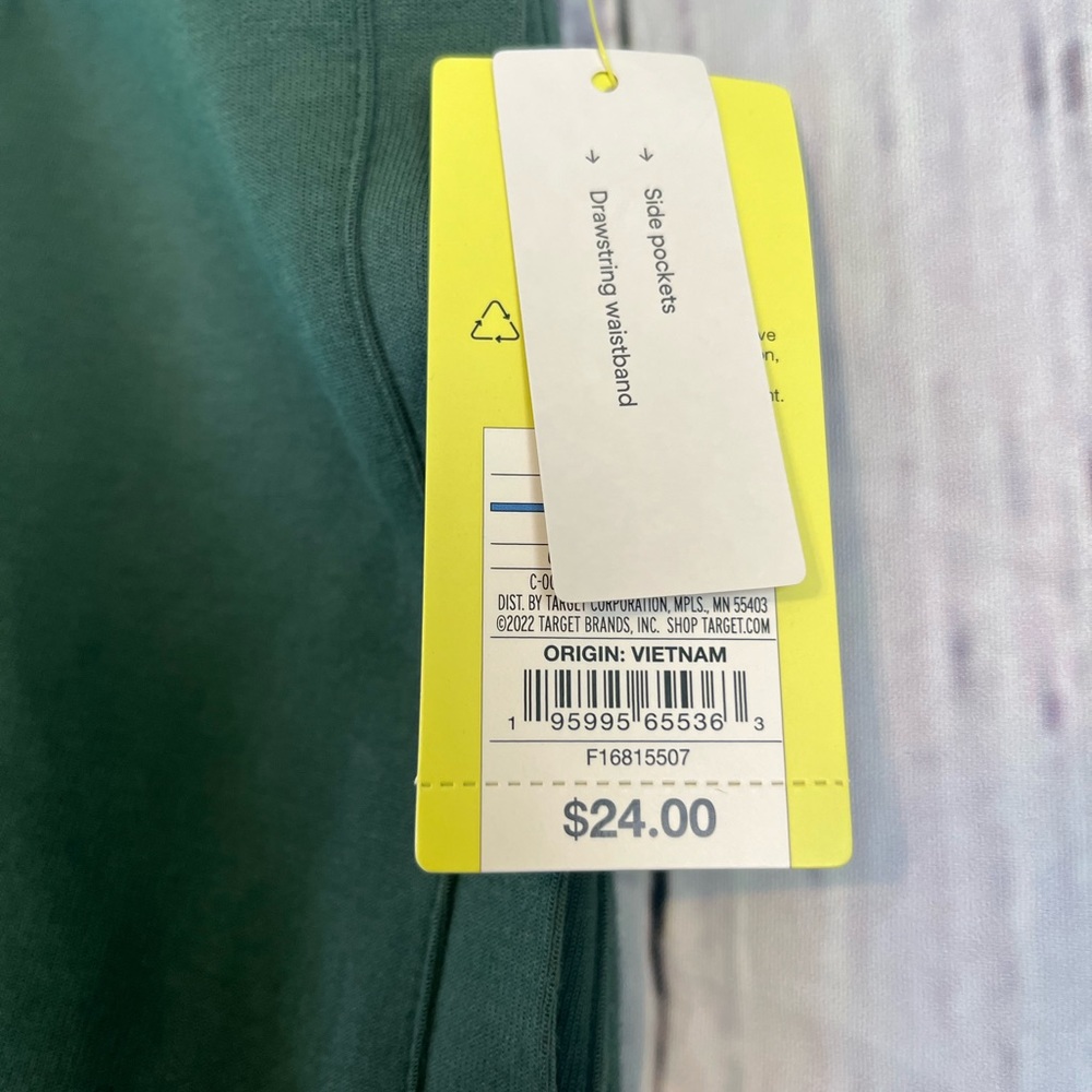 NWT Mens Shorts - Picture 2 of 2